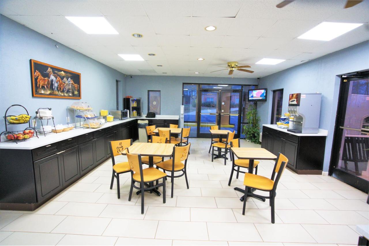 Columbus Inn And Suites ภายนอก รูปภาพ