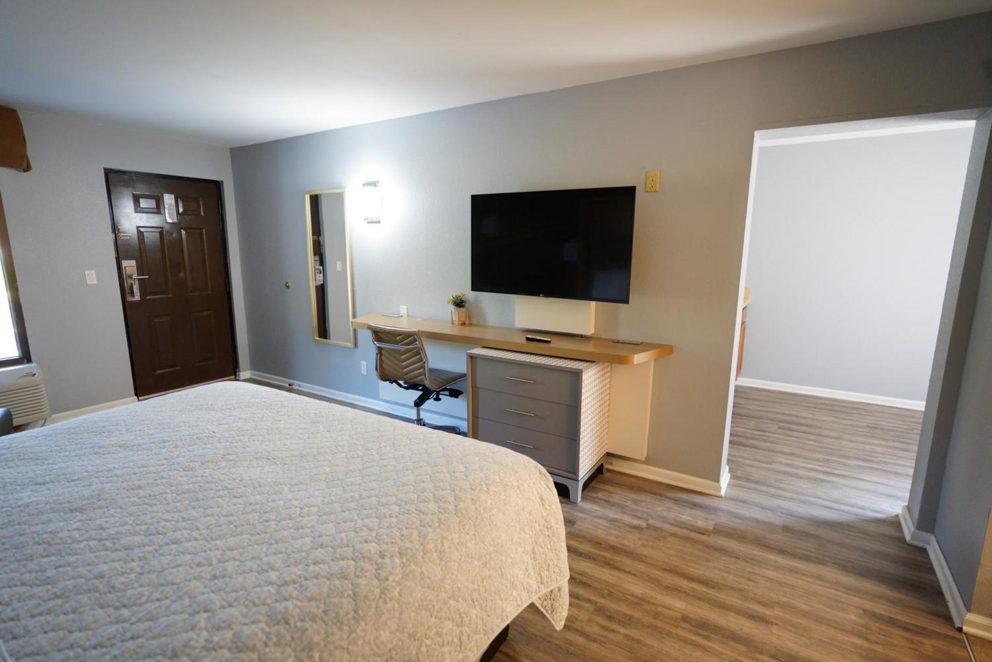 Columbus Inn And Suites ภายนอก รูปภาพ